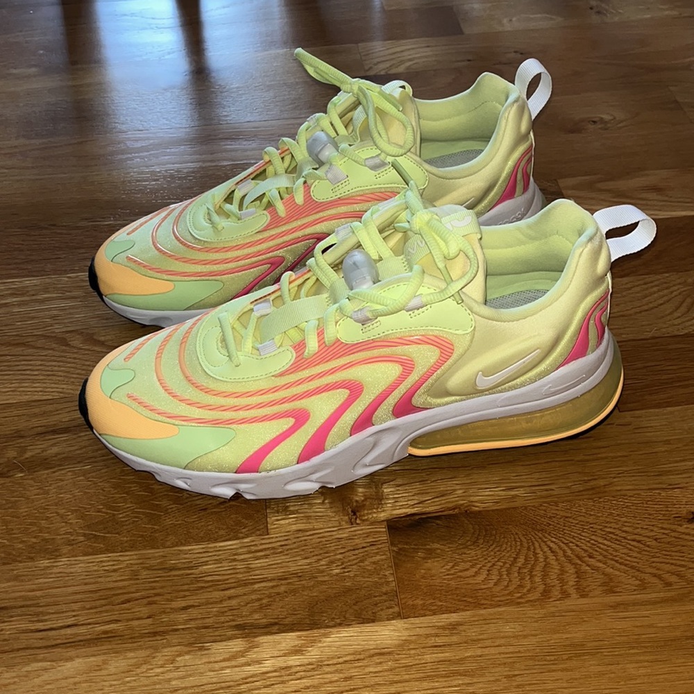 Nike AIR270 react - Picture 2 of 7